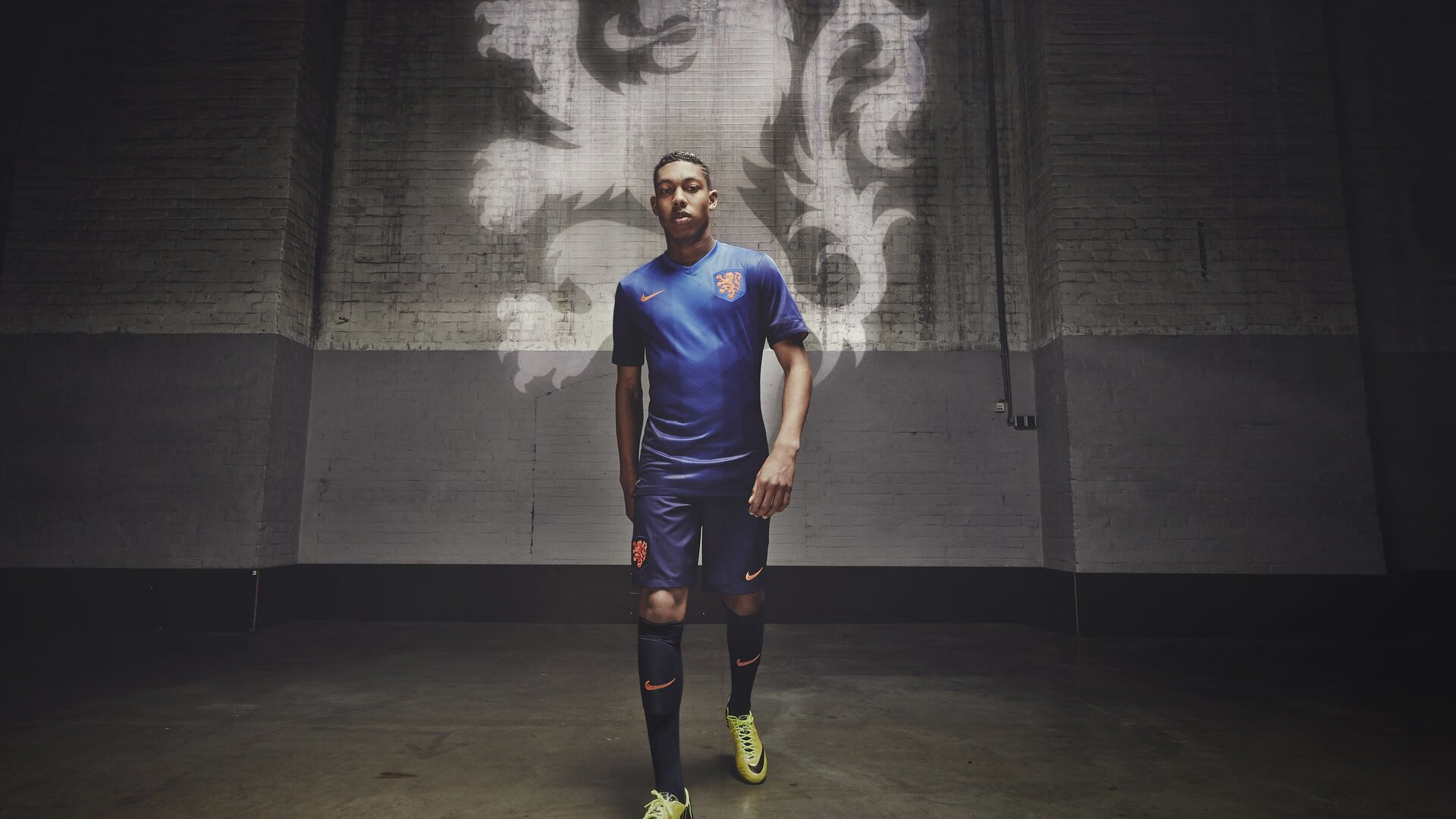 “儿童攀岩色块任务赛” 必须依序踩指定颜色点